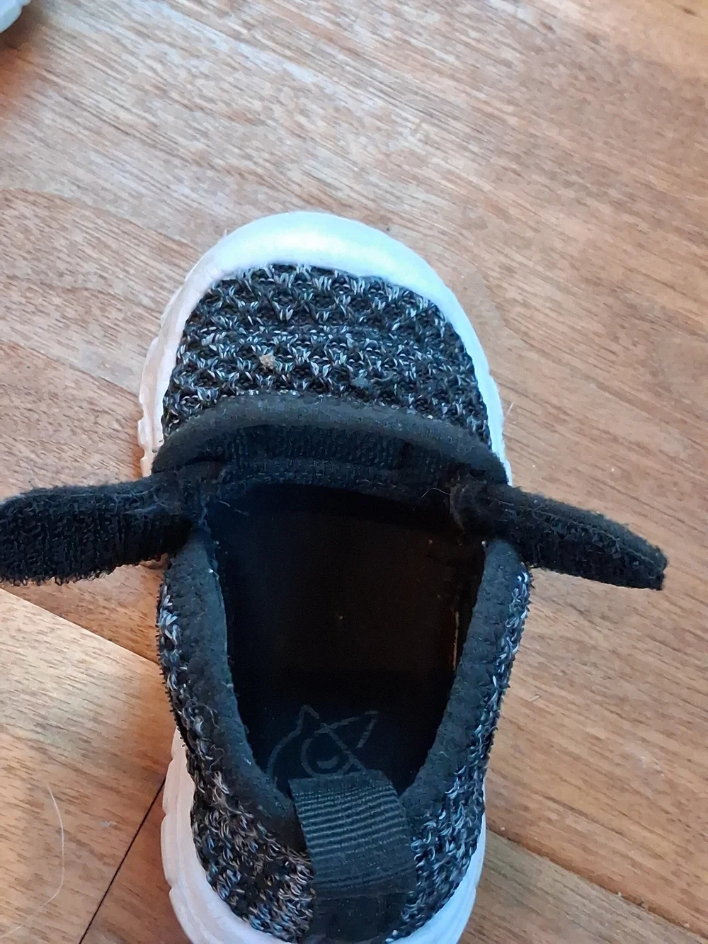 QFH Toddler Sneakers Size 5